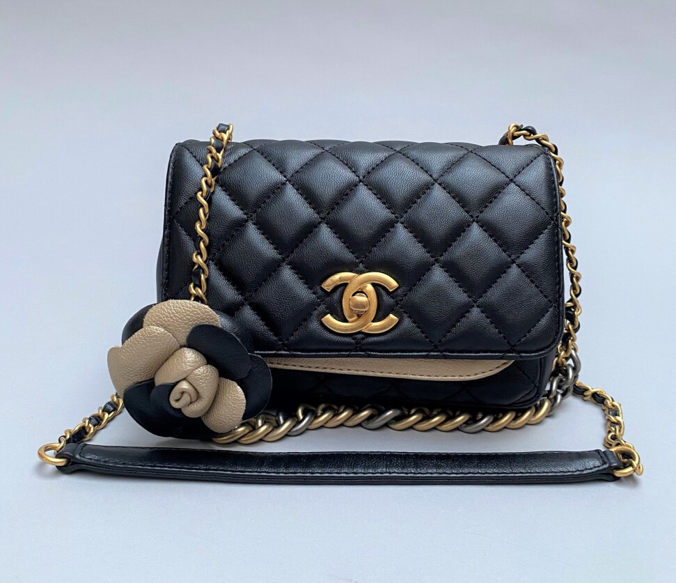 CHANEL - PETIT SAC en cuir