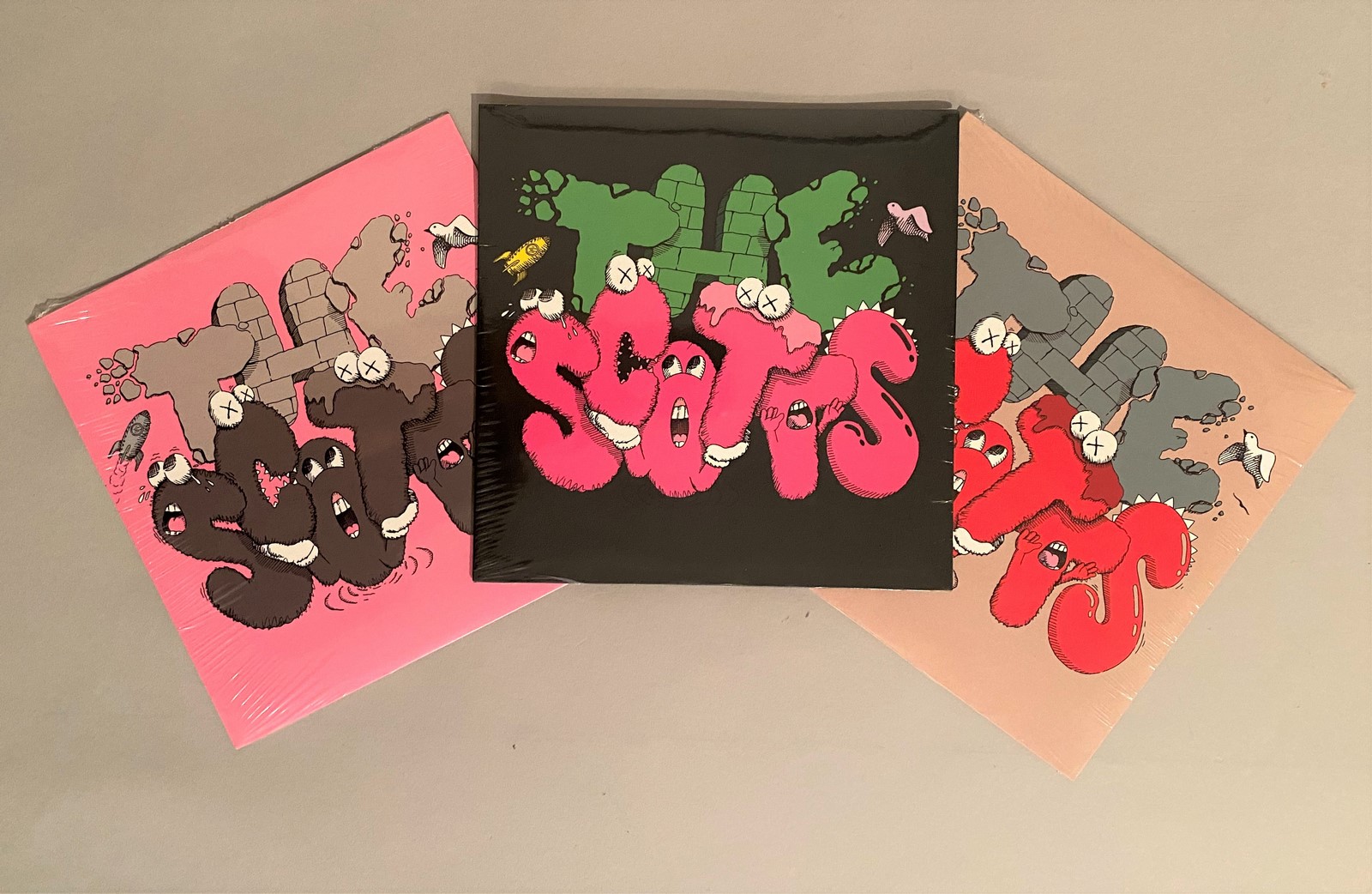 LOT N°299 - KAWS (NÉ EN 1974)