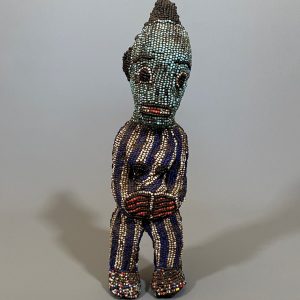 LOT N°67 -STATUE PERLEE BAMILEKE / BAMOUN (XXème Siècle) - CAMEROUN.