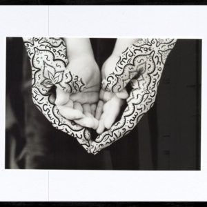 LOT N°338 Shirin NESHAT (Né en 1957), D’Après