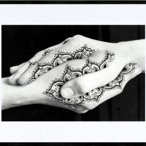 LOT N°339 Shirin NESHAT (Né en 1957), D’Après