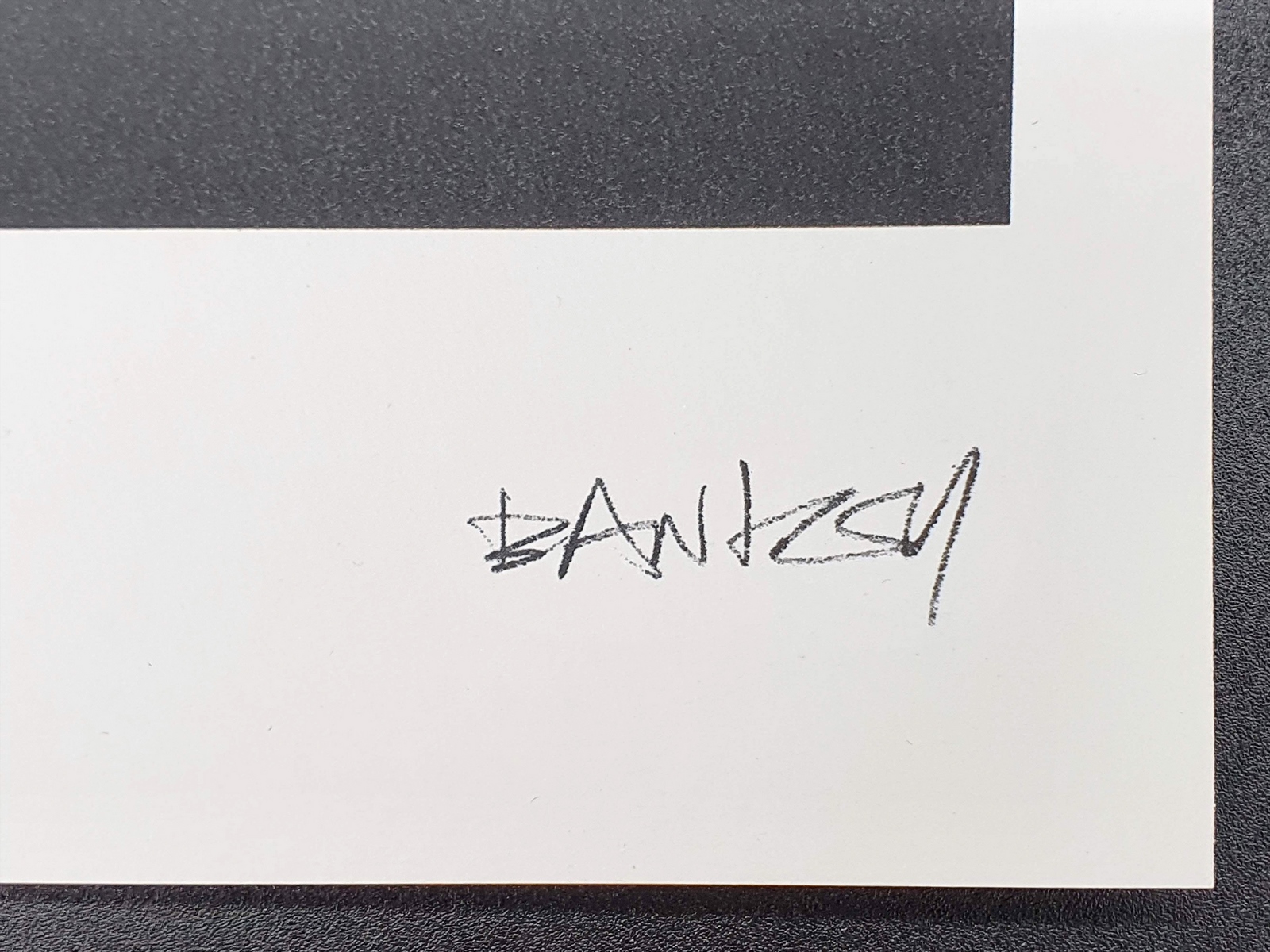 BANKSY (Né en 1974), d'après - Image 3