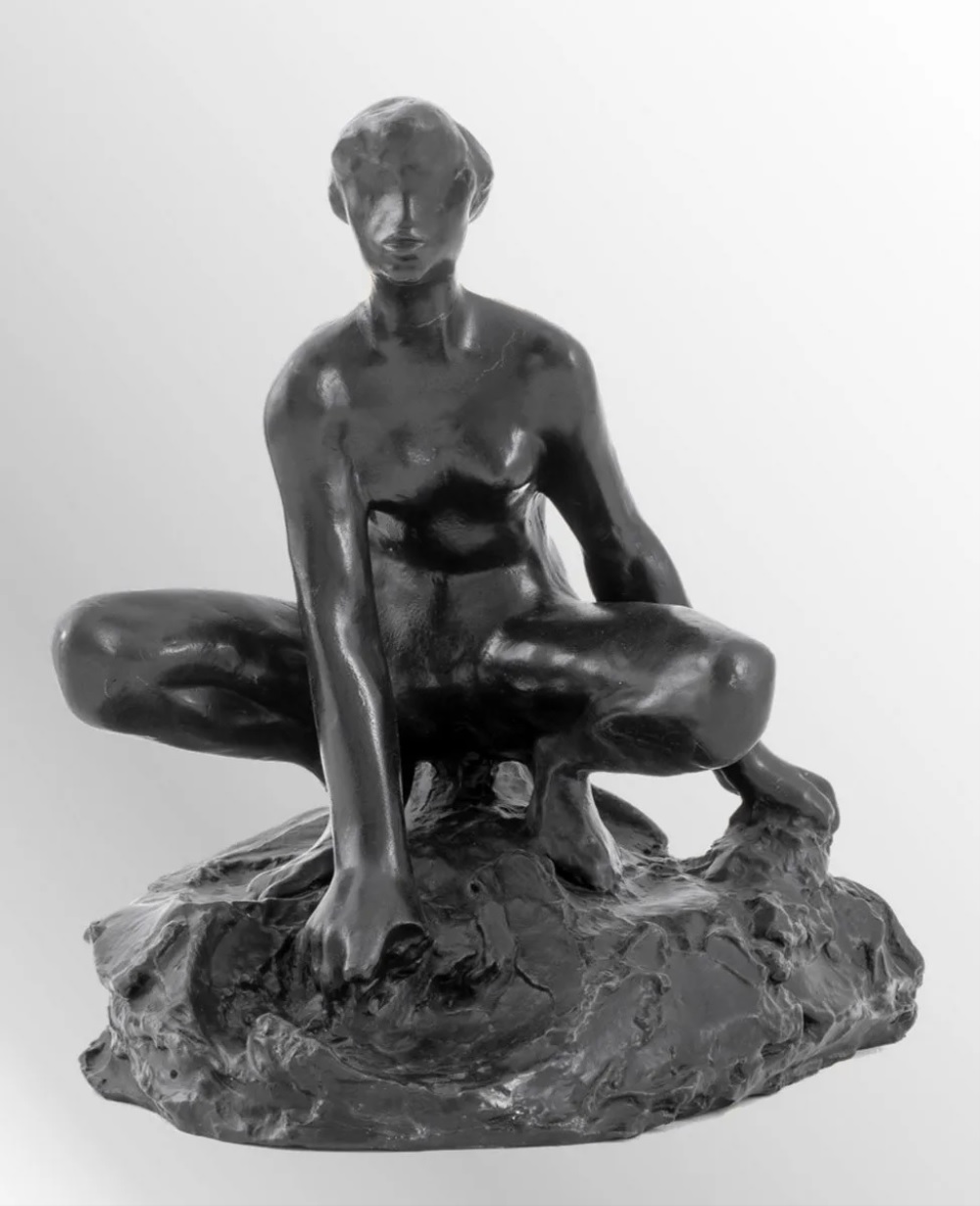 Auguste RODIN (1840-1917), D’APRES Grande baigneuse accroupie, modèle de 1885. Bronze à patine brune nuancée, signé et numéroté n°4, fonte posthume des années 70 de Georges Rudier .