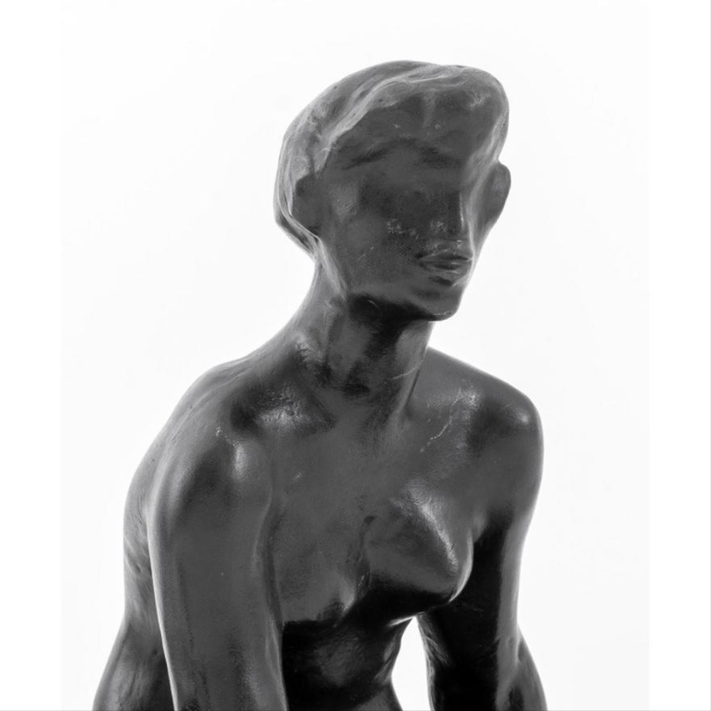 Auguste RODIN (1840-1917), D’APRES Grande baigneuse accroupie, modèle de 1885. Bronze à patine brune nuancée, signé et numéroté n°4, fonte posthume des années 70 de Georges Rudier . - Image 6