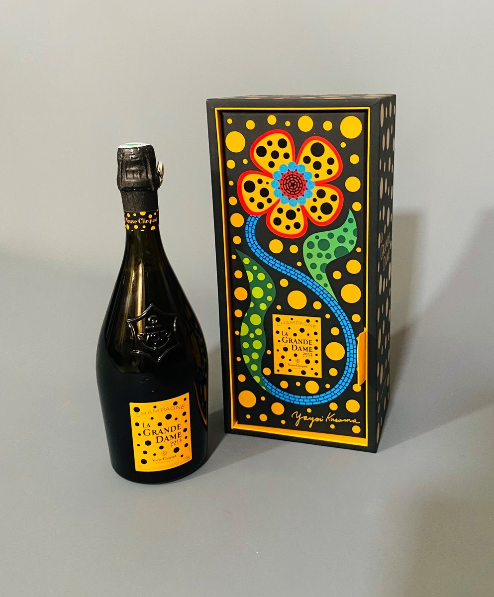 Yayoi KUSAMA (Né en 1929) VEUVE CLICQUOT (LVMH).