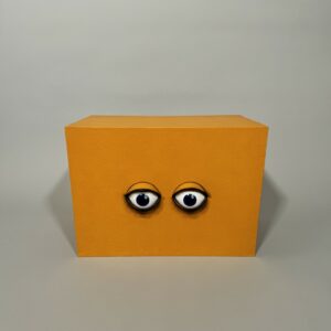 Louis VUITTON.  Eyes that move.