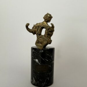 Salvador DALI (1904-1989).     Madonne de Port Lligat.