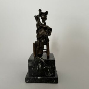 Salvador DALI (1904-1989).    « Don Quichotte assis ».