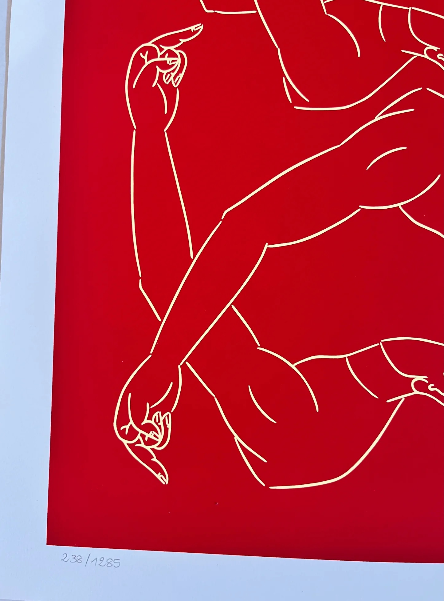 AI WEIWEI (Né en 1957) Middel finger in red,2023 - Image 5
