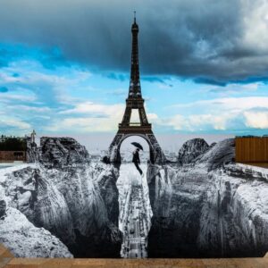 JR (Né en 1983)  Trompe l’œil, les falaises du Trocadéro, 19 mai 2021, 19h57, Paris, France, 2021