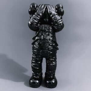 KAWS (Américain - Né en 1974) (D’Après)  Holiday Space (Silver Black)