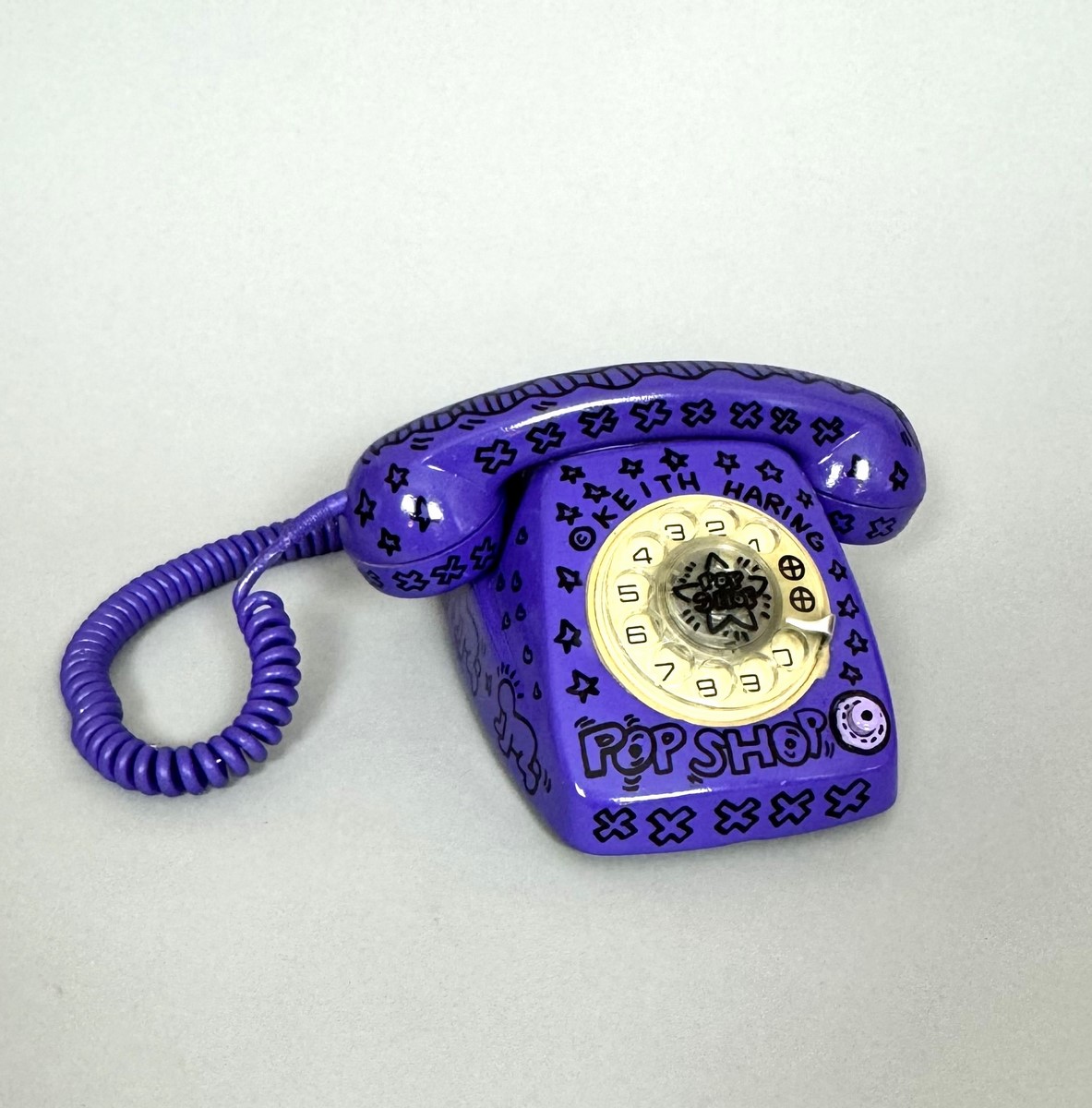 Keith HARING (1958-1990), Attribué à. Téléphone Pop Shop,1988.