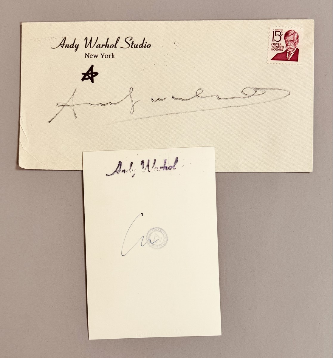 Andy WARHOL (1928-1987), Attribué à. Photographie argentique en noir et blanc, représentant Andy Warhol lors d’un Happening. – Image 3