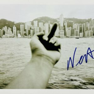 Ai WEIWEI (Né en 1957)  The finger.