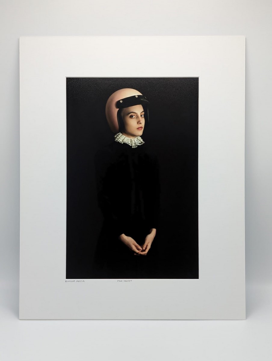 Romina RESSIA (Née en 1981) Pink helmet. – Image 2