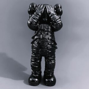 KAWS (Américain - Né en 1974) (D’Après)  Holiday Space (Silver Black)