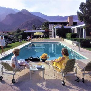 Slim AARONS (1916-2006) Poolside Gossip.