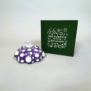 Yayoi KUSAMA (Né en 1929) D’après  Naoshima Pumpkin Purple & White