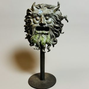 Salvador DALI (1904-1989).   « Hombre sacando piedras preciosas ». 1978.