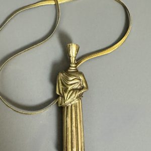 Giorgio DE CHIRICO (1888-1978).    « Petite Muse ». Circa 1975.