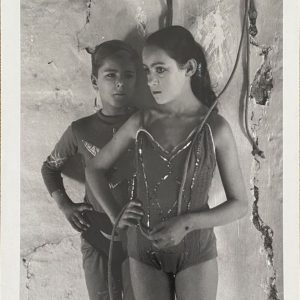 Lucien CLERGUE (1934-2014) - Acrobate et trapéziste, Arles, 1955