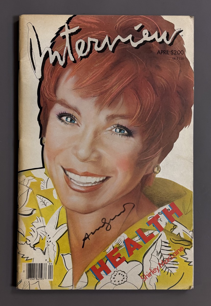 Andy WARHOL (1928-1987) Attr. Magazine INTERVIEW August1986. Magazine créé par Andy WARHOL en 1969. Couverture : Shirley Mclaine . Porte une signature au feutre en couverture Attribué à Andy Warhol.