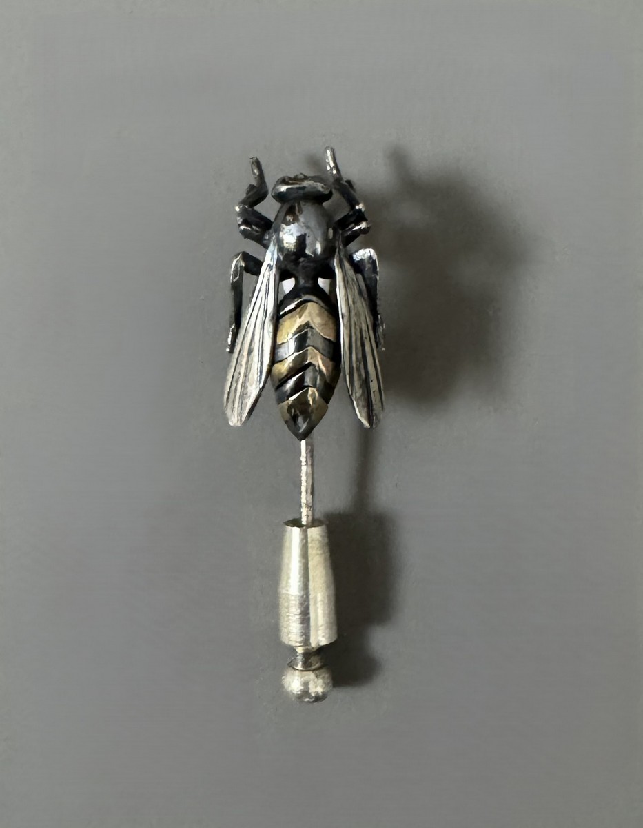 François-Xavier LALANNE (1927-2008) Épingle « Guêpe ».1988. – Image 2