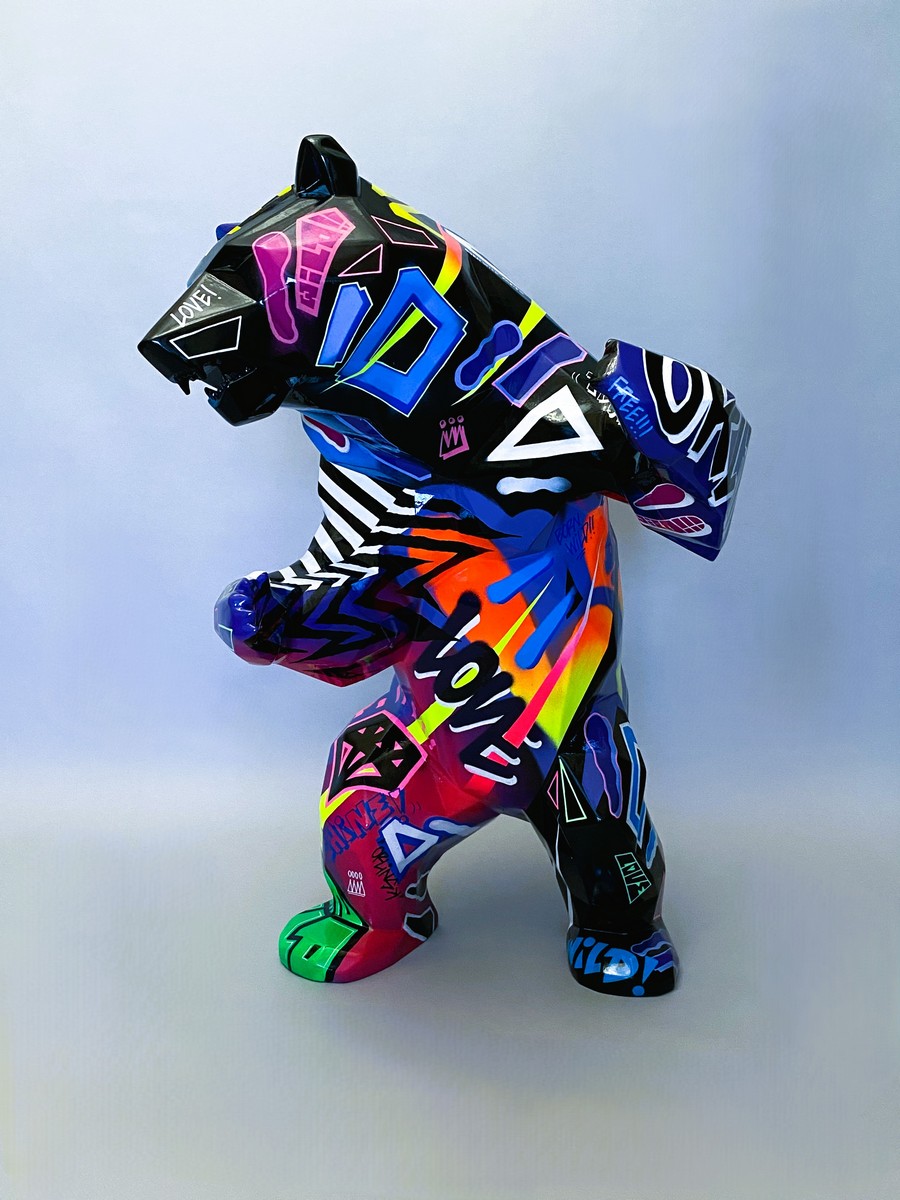 Richard ORLINSKI (Né en 1966) Standing Wild Bear – Ours debout TAG.