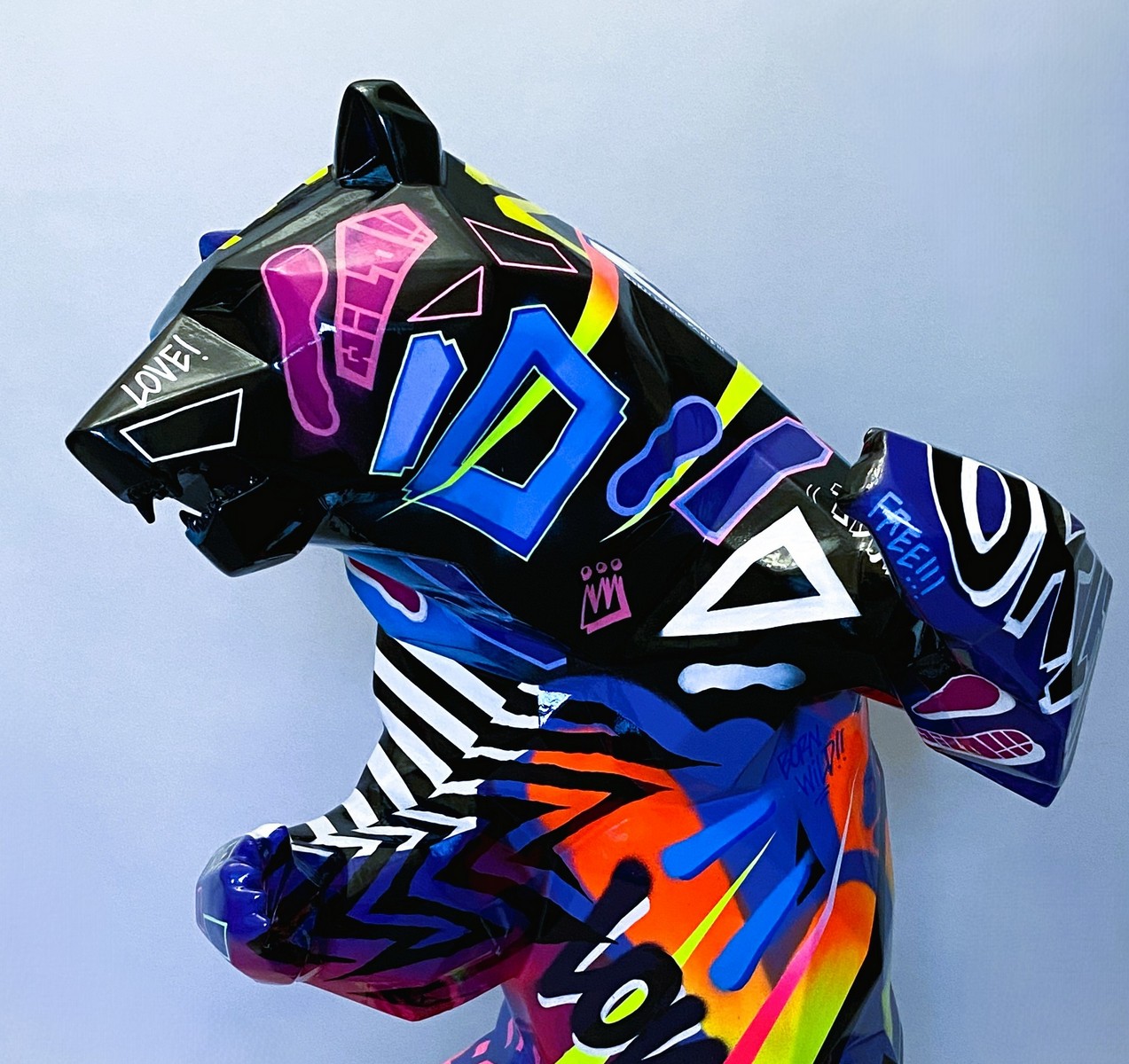 Richard ORLINSKI (Né en 1966) Standing Wild Bear – Ours debout TAG. – Image 2