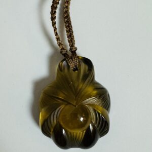 MAISON LALIQUE d’après un modèle de Marie-Claude LALIQUE (1935-2003)  Pendentif griselda