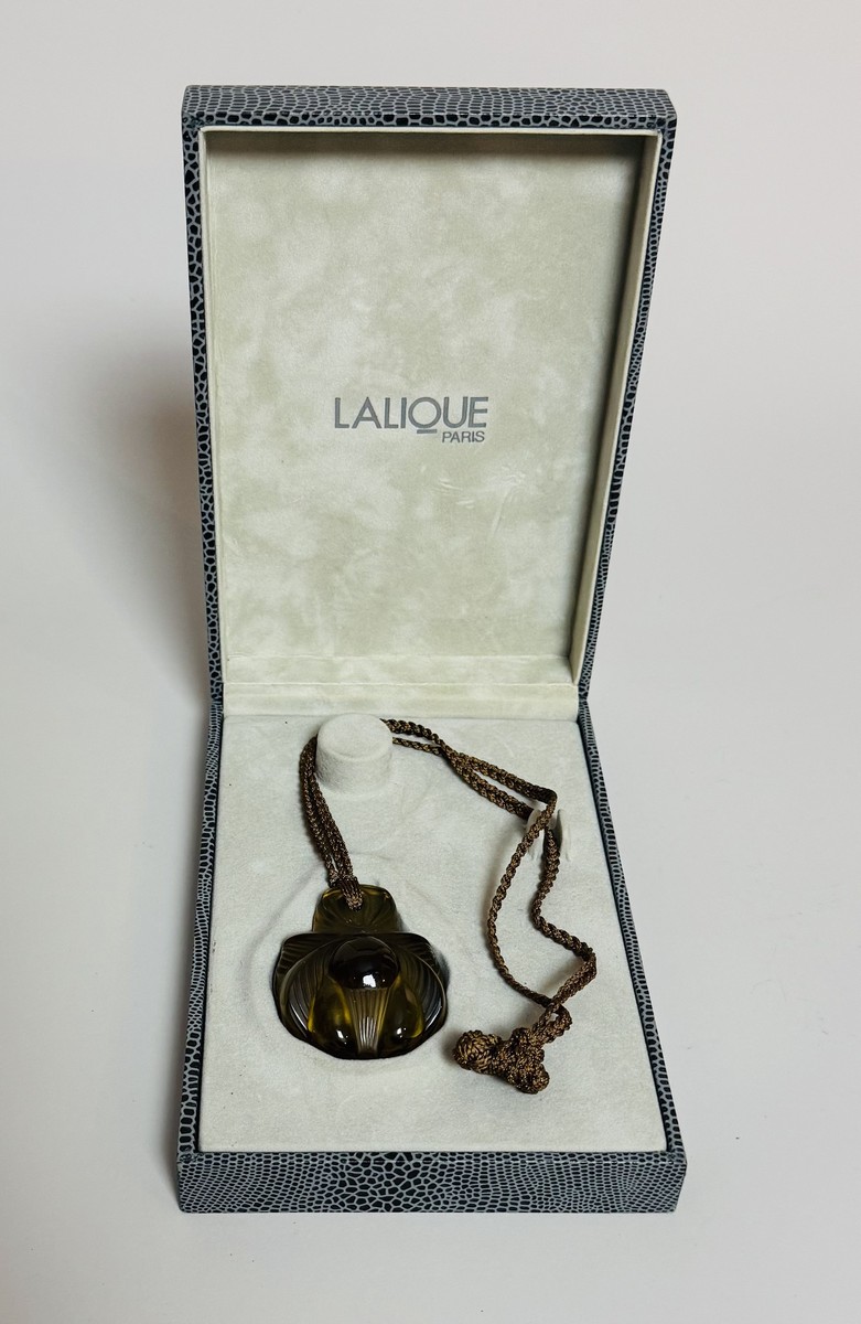 MAISON LALIQUE d’après un modèle de Marie-Claude LALIQUE (1935-2003) Pendentif griselda – Image 2