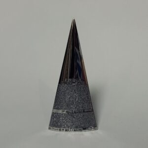 ROGER TALLON (1929-2011) Pyramidion du millénaire en métal argenté pour Christofle.