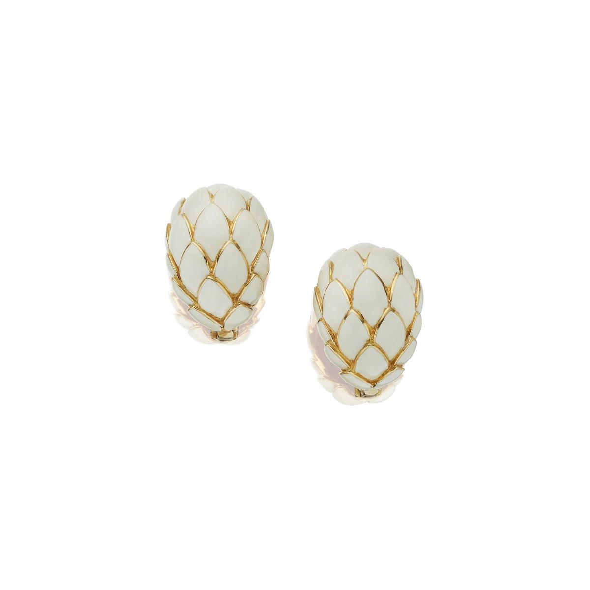 ROBERTO LEGNAZZI. ITALIE. RARE PAIRE DE BOUCLES D’OREILLES CLIP en or 18k et email. Hauteur: 3 cm – Largeur : 2,3 cm