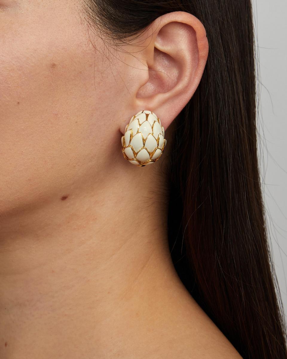 ROBERTO LEGNAZZI. ITALIE. RARE PAIRE DE BOUCLES D’OREILLES CLIP en or 18k et email. Hauteur: 3 cm – Largeur : 2,3 cm – Image 4
