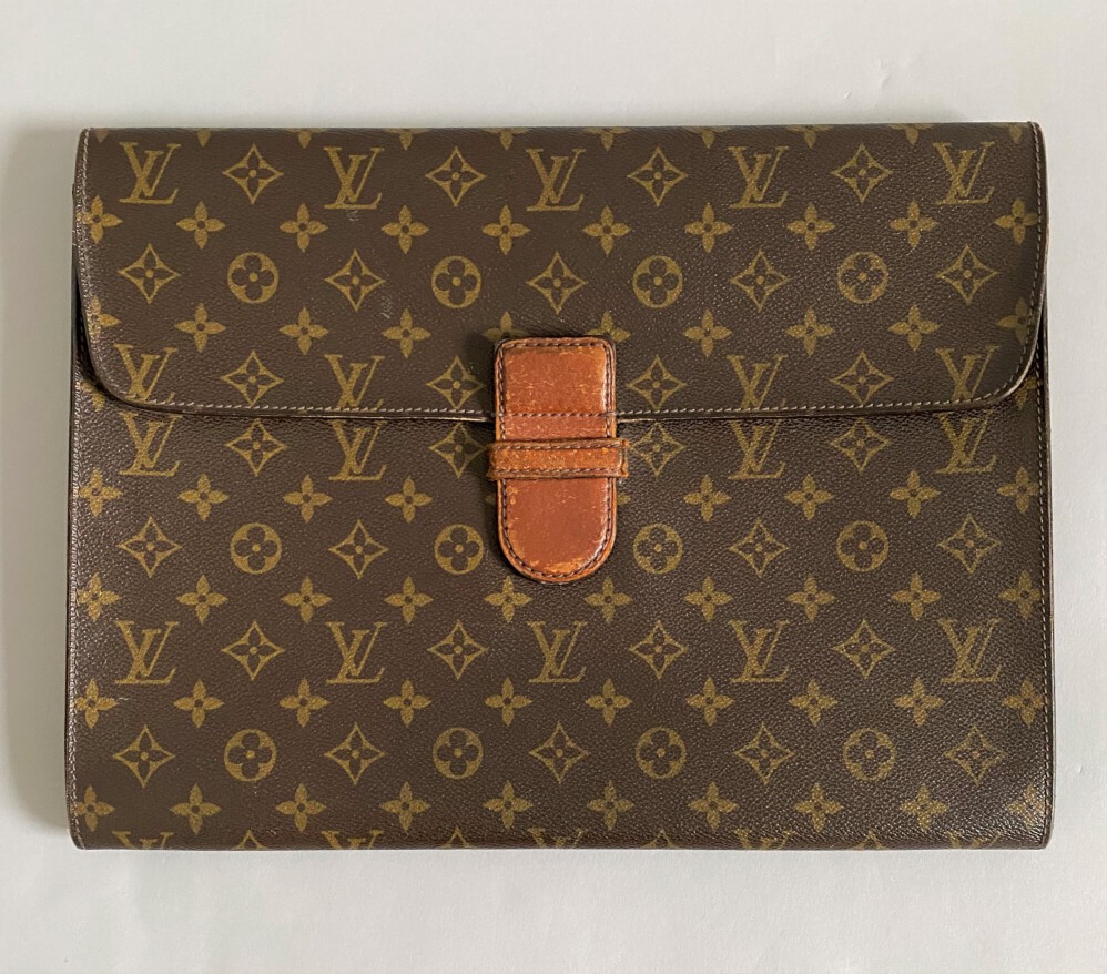 louis vuitton document holder