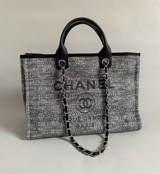 CHANEL – Sac cabas – Louiza Auktion