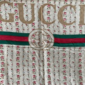 GUCCI Étole en soie – Image 2