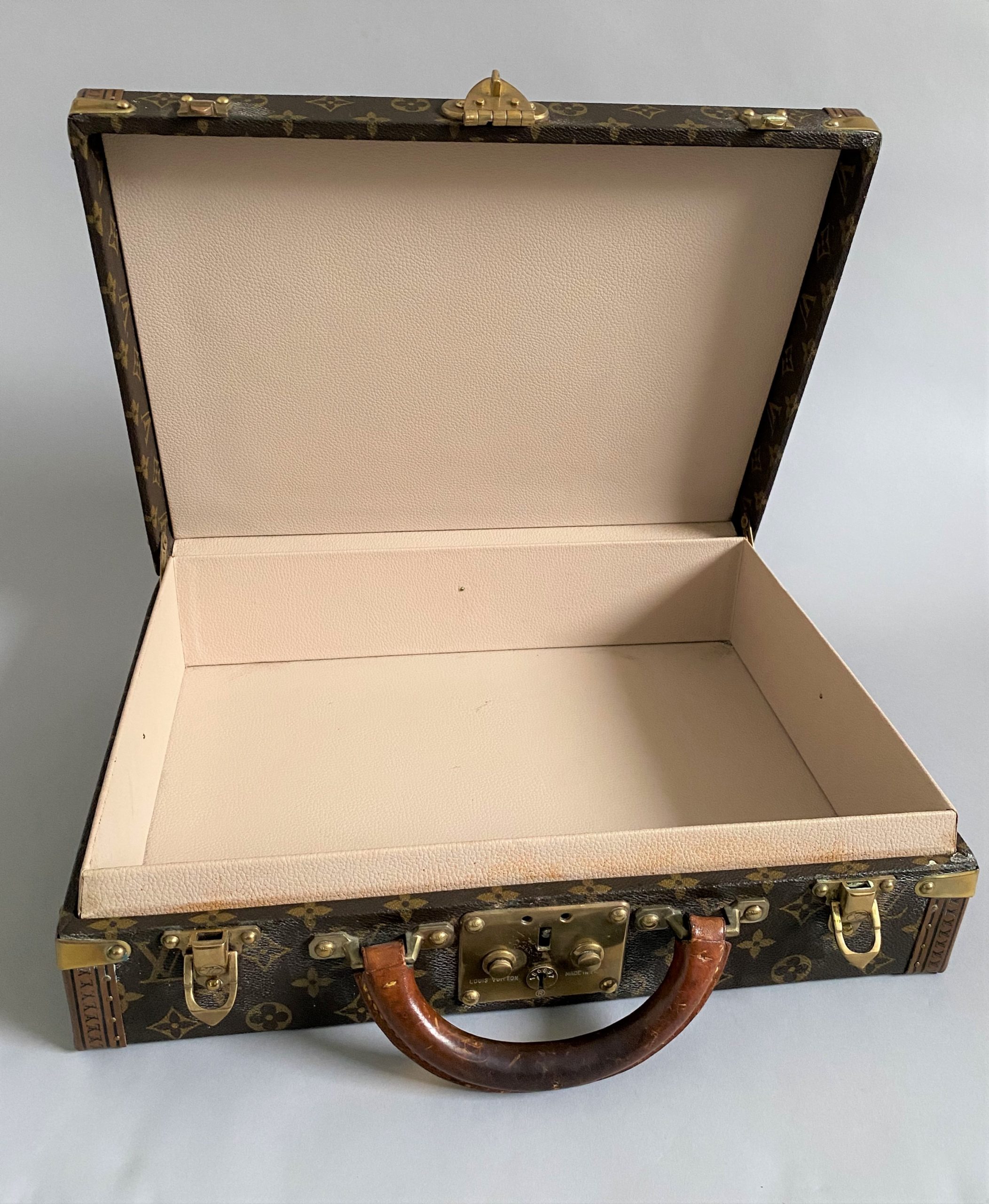 Sold at Auction: Louis Vuitton, Louis Vuitton rigid vintage suitcase