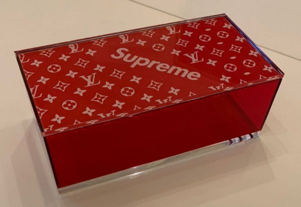 EDITIONS STUDIO & SUPREME