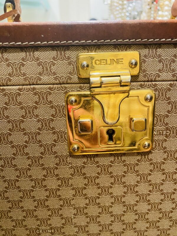 CELINE – Image 3