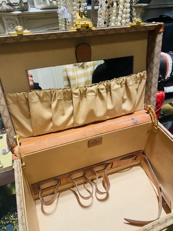 CELINE – Image 4