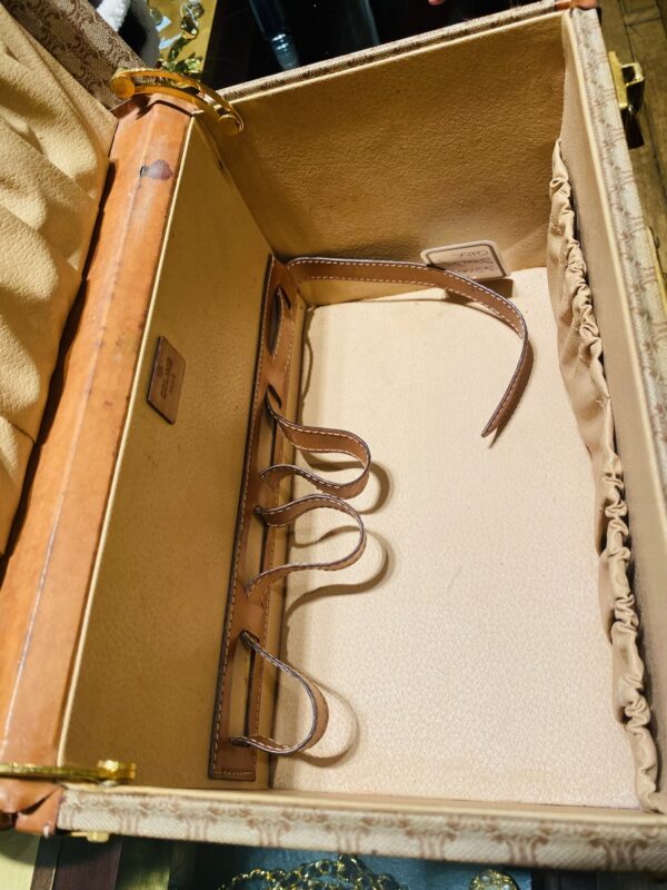 CELINE – Image 6