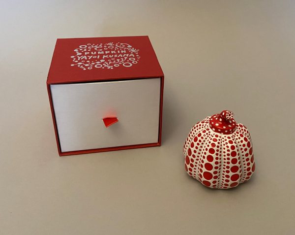 Yayoi KUSAMA (Né en 1929) D’après Pumpkin Red & White - Image 2