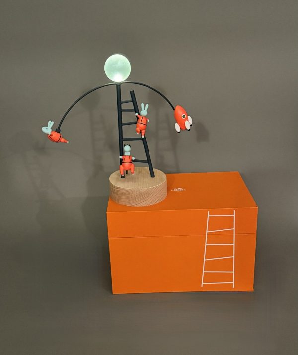 HERMES – PARIS.  Veilleuse en bois, céramique, métal et verre – Image 2