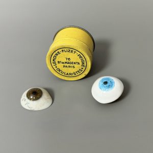 Salvador DALI (1904-1989)   « Oeil ». 1967.