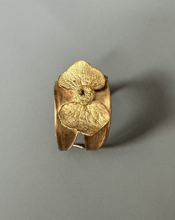 CLAUDE LALANNE (1925-2019)  Bracelet manchette Hortensia. Circa 1980 – Image 4