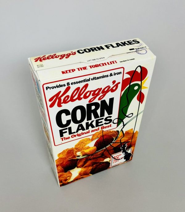 Andy WARHOL (1928-1987), Attribué à.  Kellogg’s Corn Flakes.  Boîte en carton. Signé au feutre. Cachet de la signature et cachet Warhol Collection. – Image 2