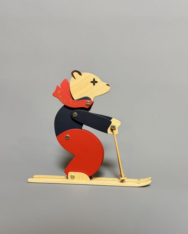 LOUIS VUITTON.   « Ourson au ski ».