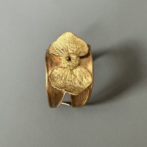 CLAUDE LALANNE (1925-2019)  Bracelet manchette Hortensia. Circa 1980.