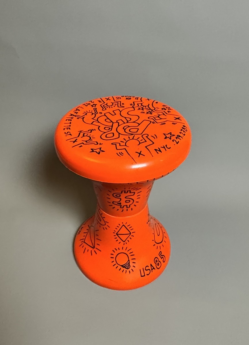 Keith HARING (1958-1990), Attribué à.Tabouret Pop Shop – 1988. - Image 2